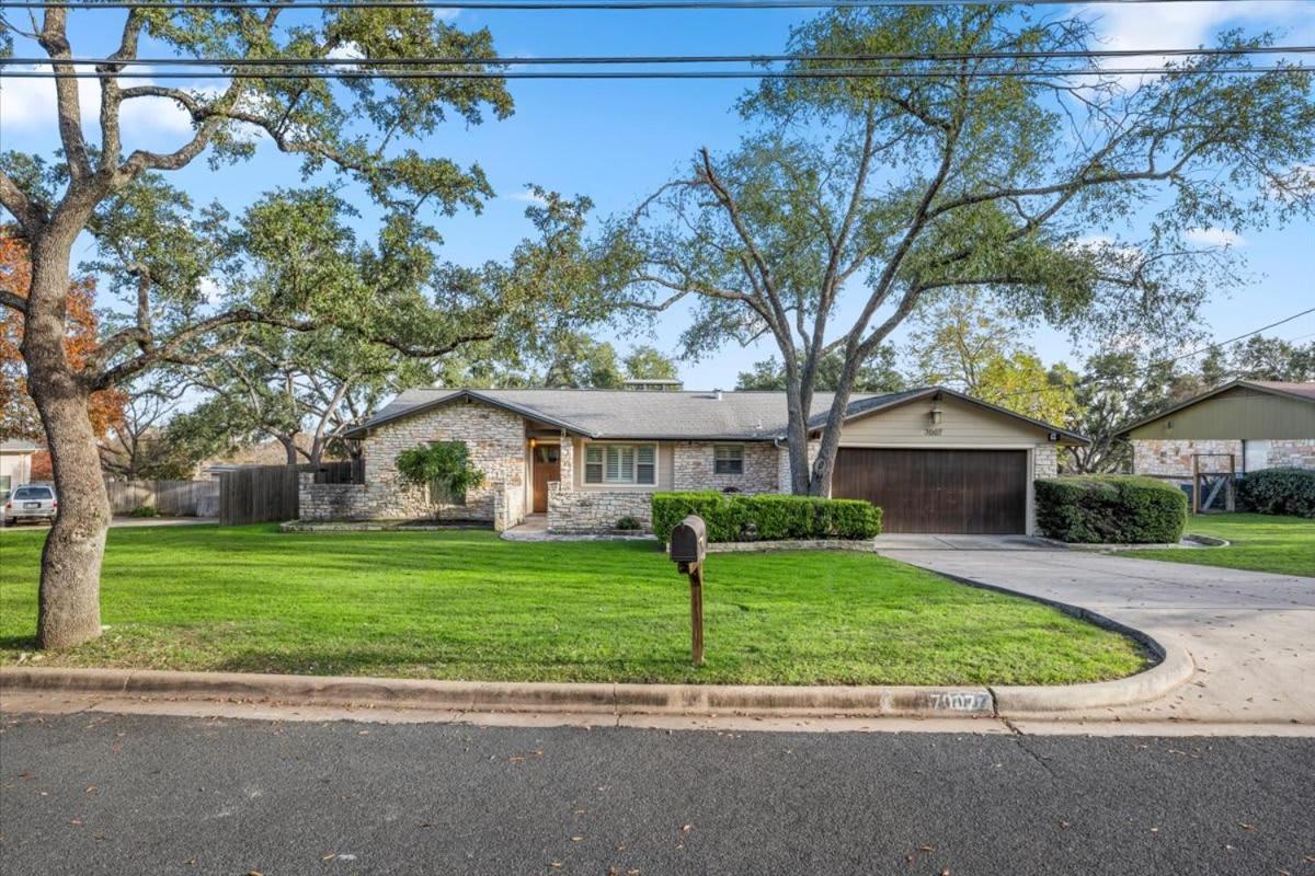 Spacious Retreat W Private Pool & Plenty Of Space Villa Austin Exterior foto